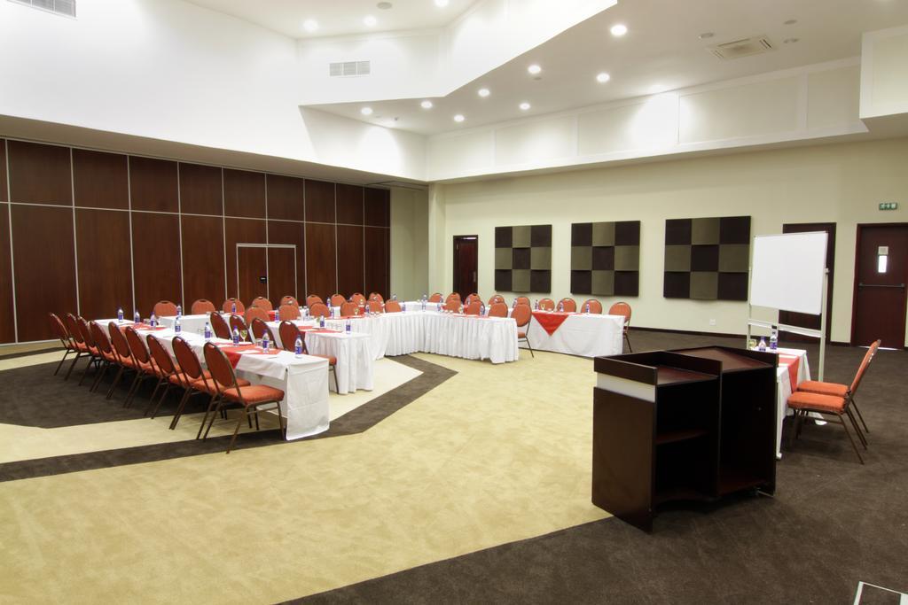 Cresta Lodge Gaborone Extérieur photo